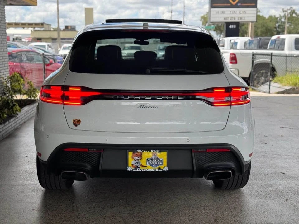 2024 Porsche Macan - Image 15 of 20