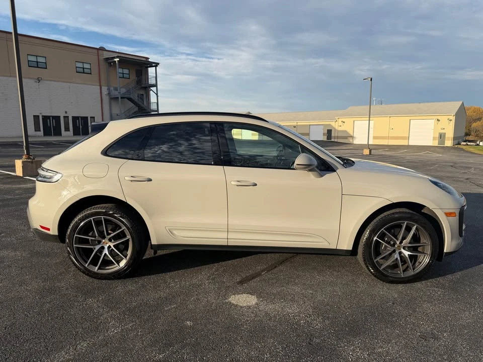 2024 Porsche Macan - Image 6 of 18