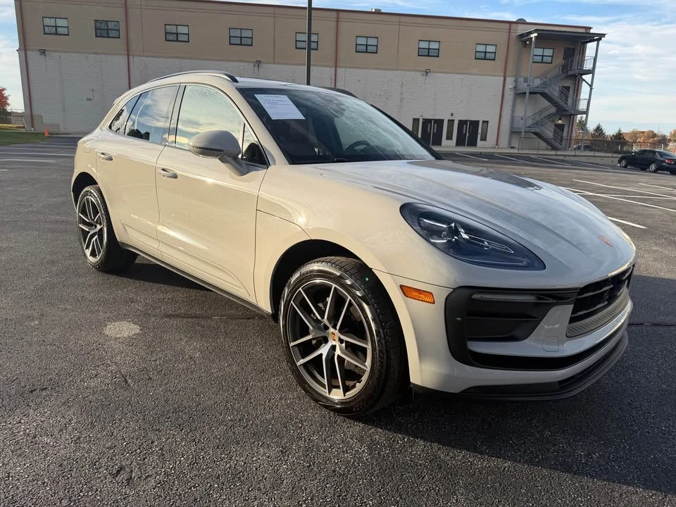 2024 Porsche Macan - Image 4 of 18