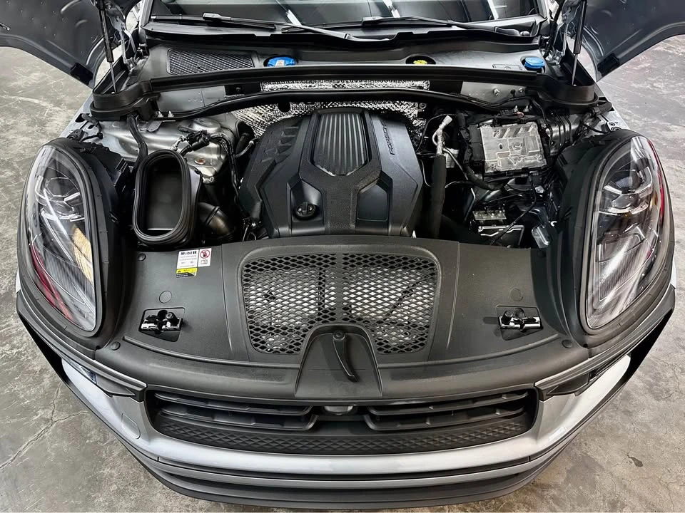 2024 Porsche Macan - Image 11 of 11