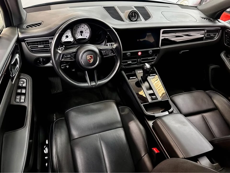 2024 Porsche Macan - Image 10 of 11