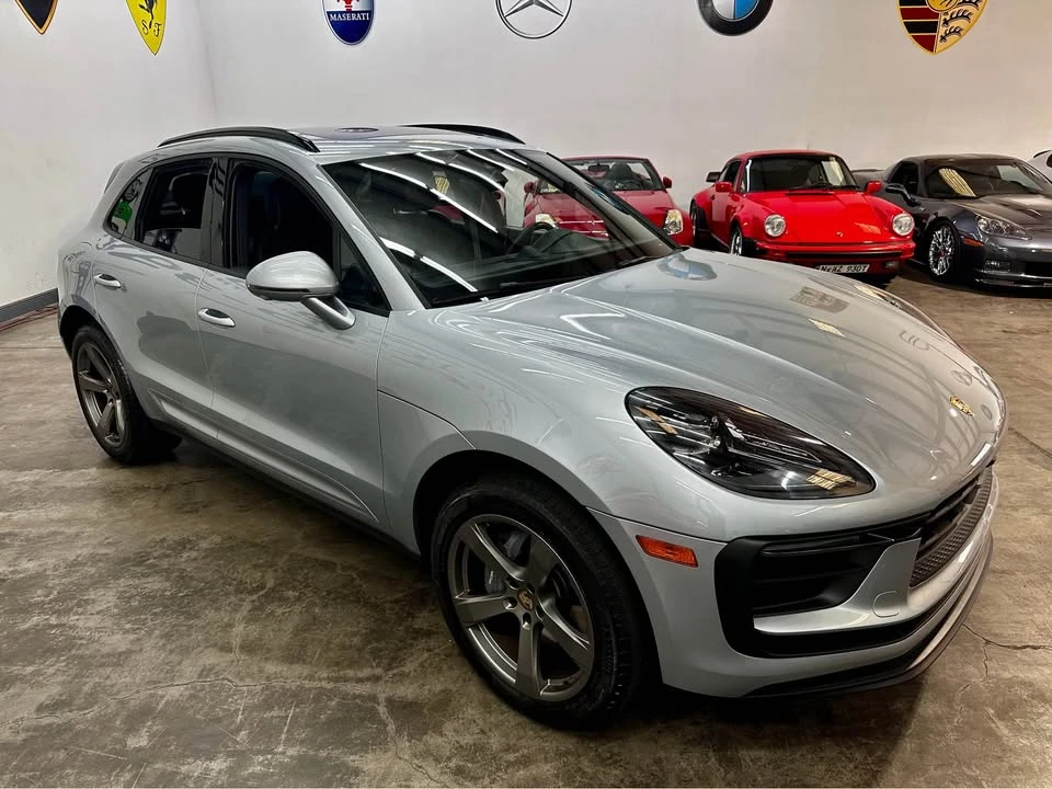 2024 Porsche Macan - Image 7 of 11