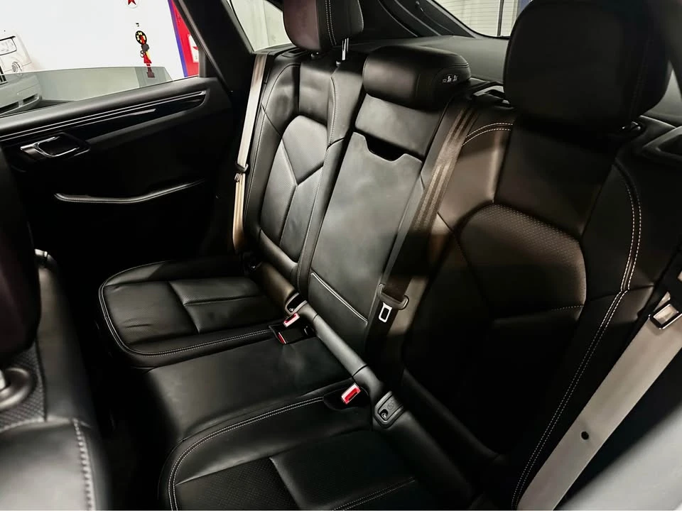 2024 Porsche Macan - Image 9 of 11