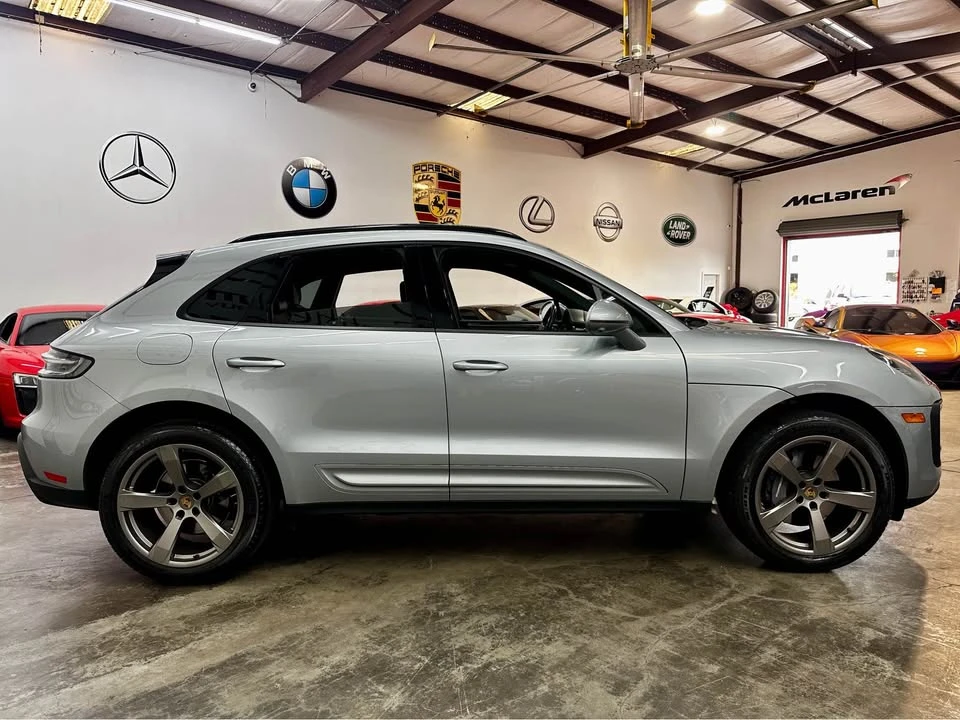 2024 Porsche Macan - Image 6 of 11