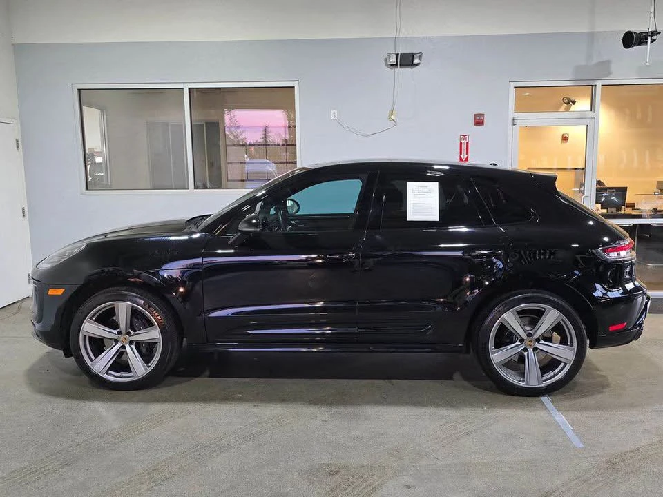 2024 Porsche Macan - Image 7 of 20