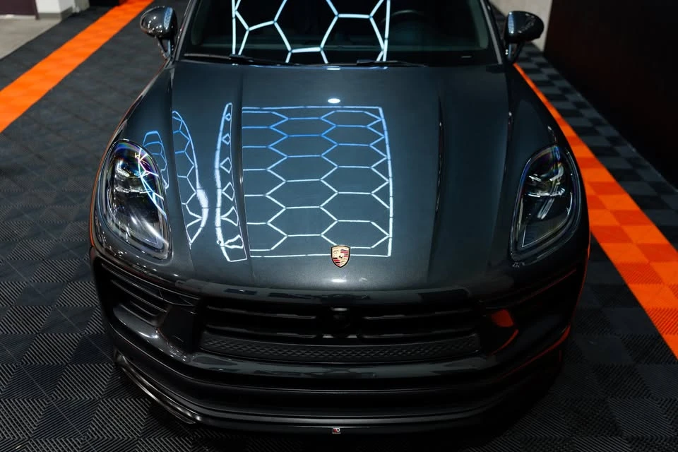 2024 Porsche Macan - Image 7 of 20
