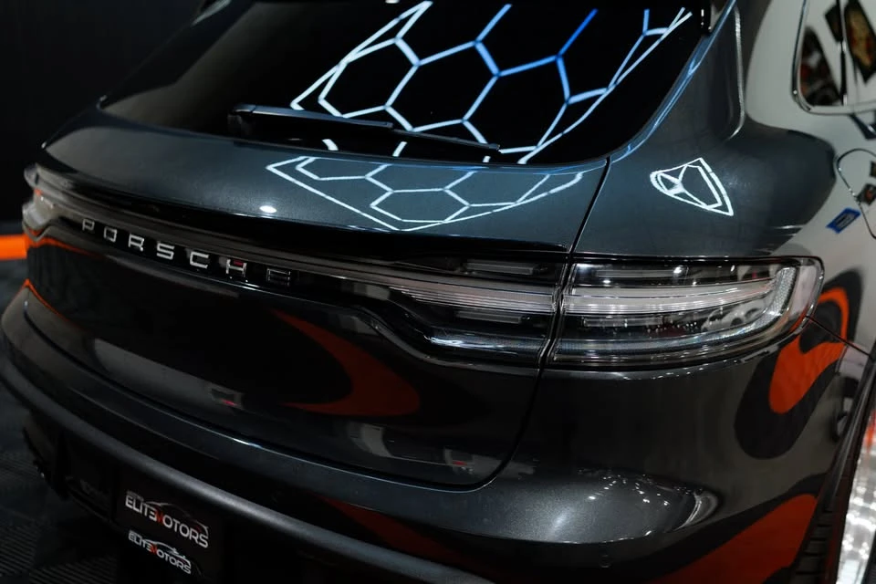 2024 Porsche Macan - Image 13 of 20