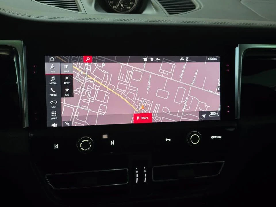 2024 Porsche Macan - Image 13 of 20