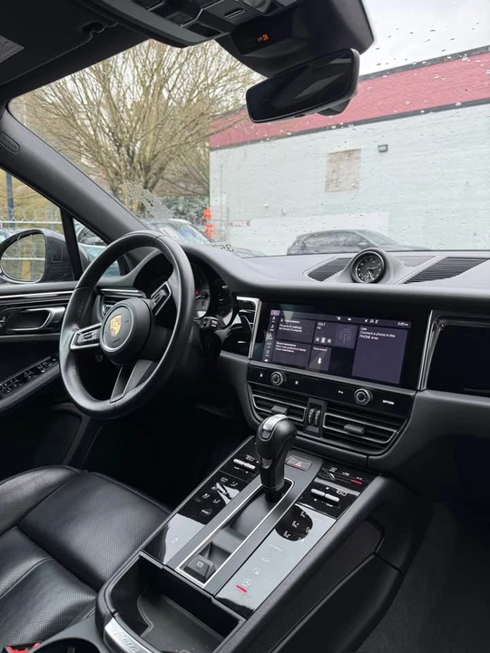 2024 Porsche Macan - Image 5 of 11