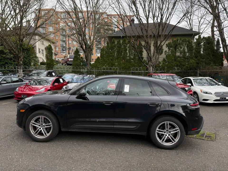 2024 Porsche Macan - Image 3 of 11