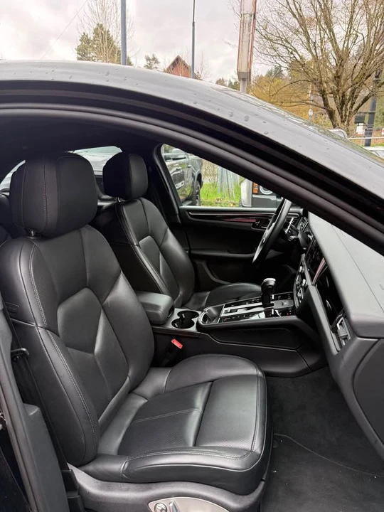2024 Porsche Macan - Image 6 of 11