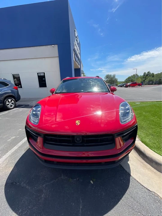 2024 Porsche Macan - Image 2 of 10