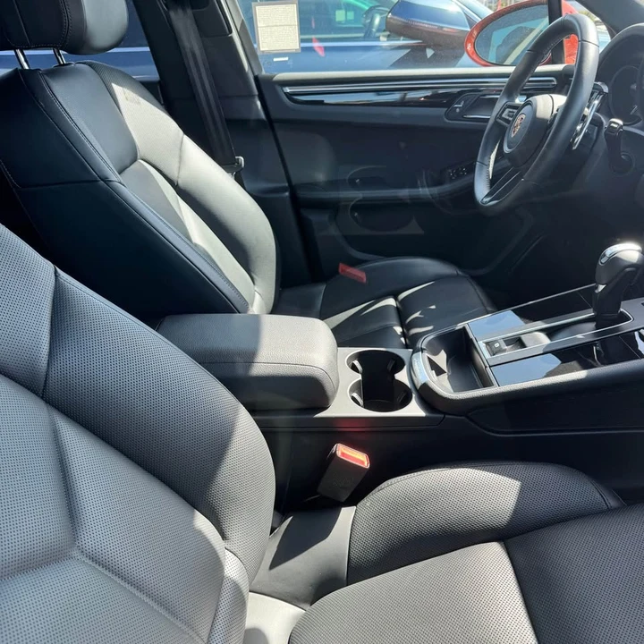 2024 Porsche Macan - Image 6 of 7