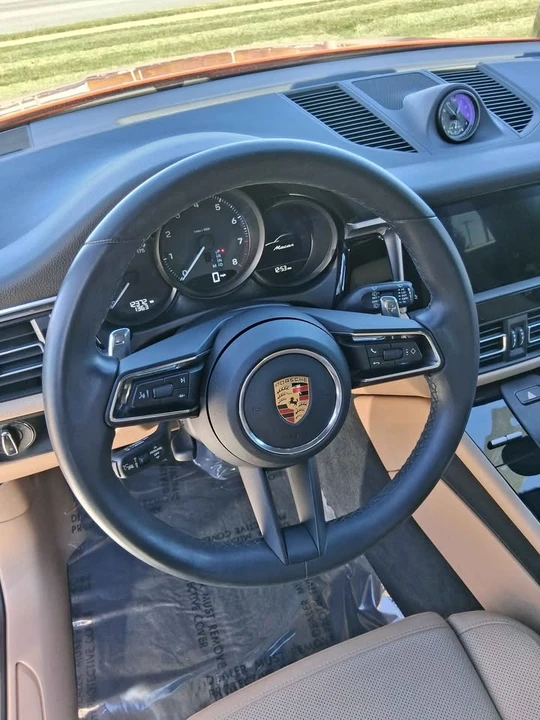 2024 Porsche Macan T - Image 7 of 9