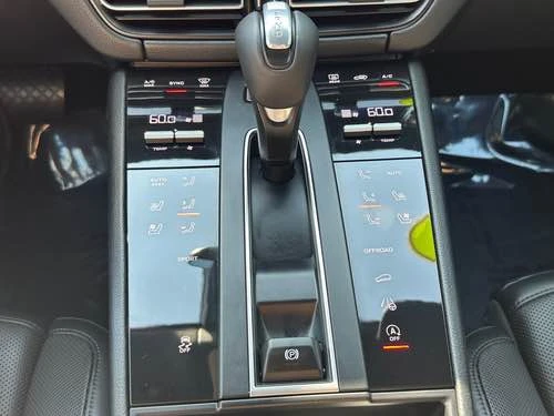 2024 Porsche Macan T - Image 12 of 12
