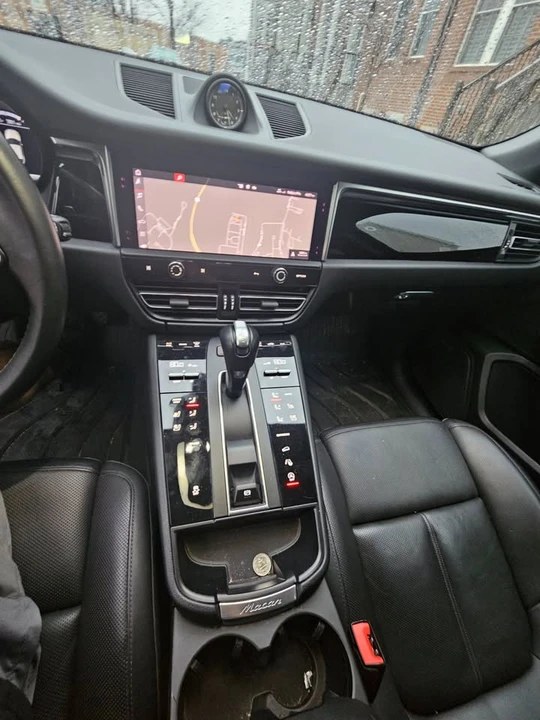2024 Porsche Macan T - Image 11 of 19