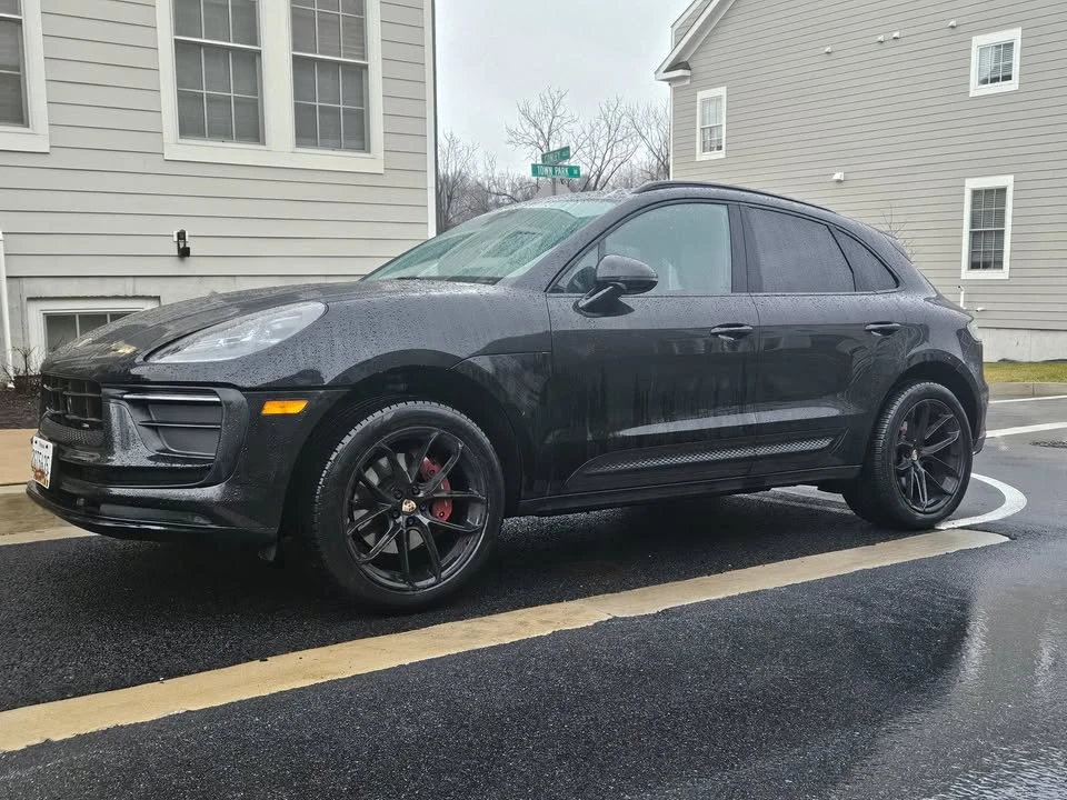 2024 Porsche Macan T - Image 15 of 19