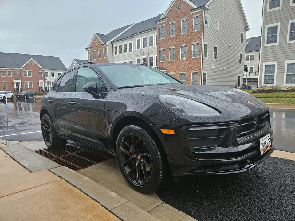 2024 Porsche Macan T - Image 18 of 19