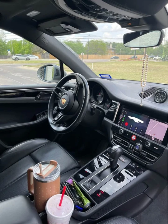 2024 Porsche Macan T - Image 5 of 7
