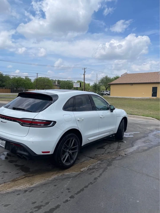 2024 Porsche Macan T - Image 4 of 7
