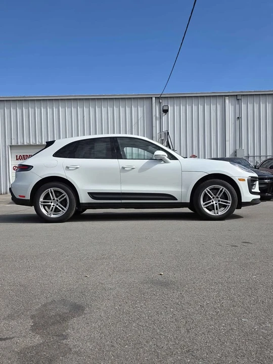 2024 Porsche Macan T - Image 4 of 8