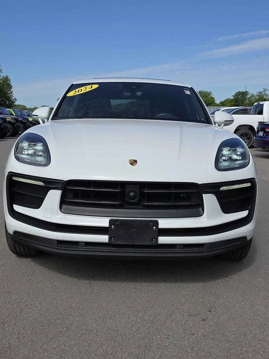 2024 Porsche Macan T - Image 5 of 8