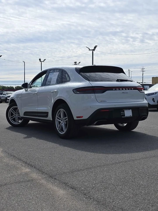 2024 Porsche Macan T - Image 7 of 8