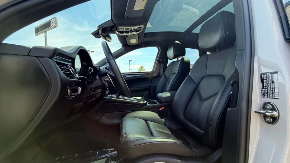 2024 Porsche Macan T - Image 13 of 20
