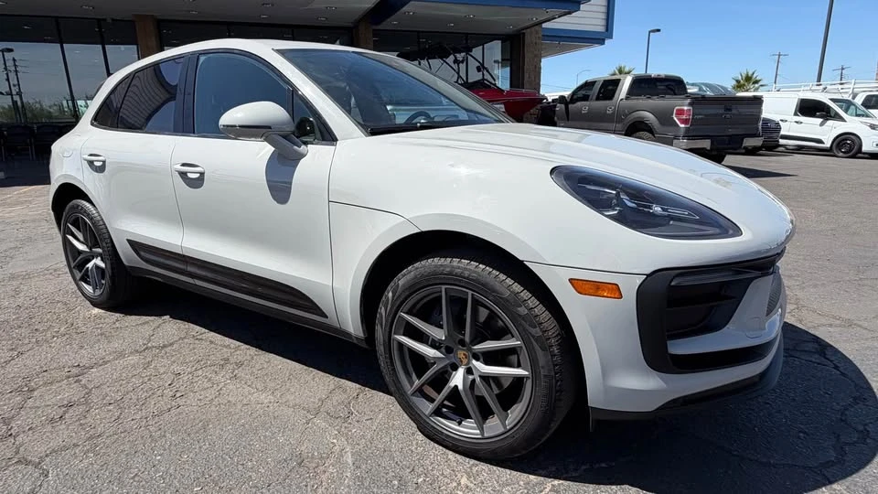 2024 Porsche Macan T - Image 11 of 20