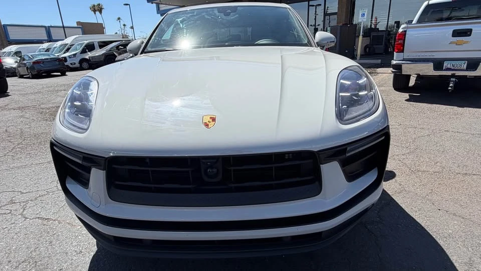 2024 Porsche Macan T - Image 12 of 20