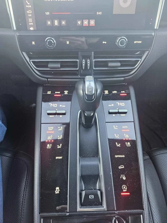 2024 Porsche Macan T - Image 7 of 13