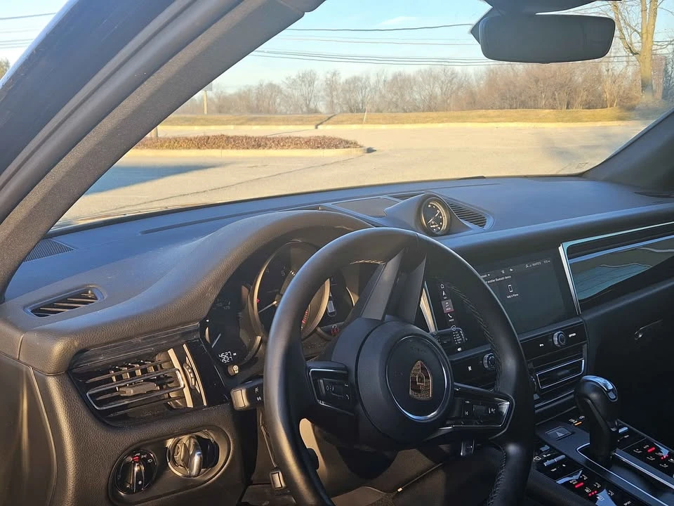 2024 Porsche Macan T - Image 5 of 13