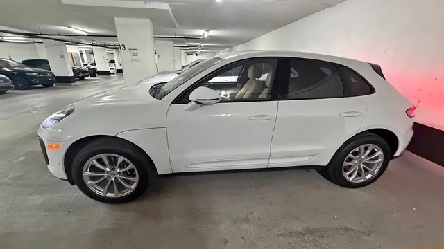 2024 Porsche Macan AWD