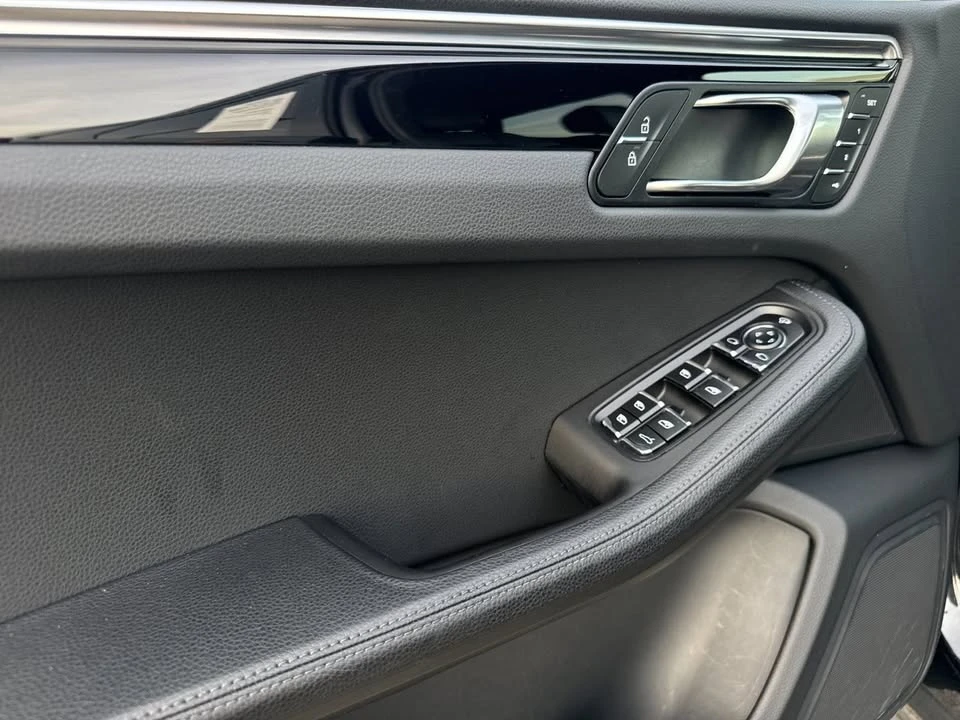 2024 Porsche Macan - Image 8 of 16
