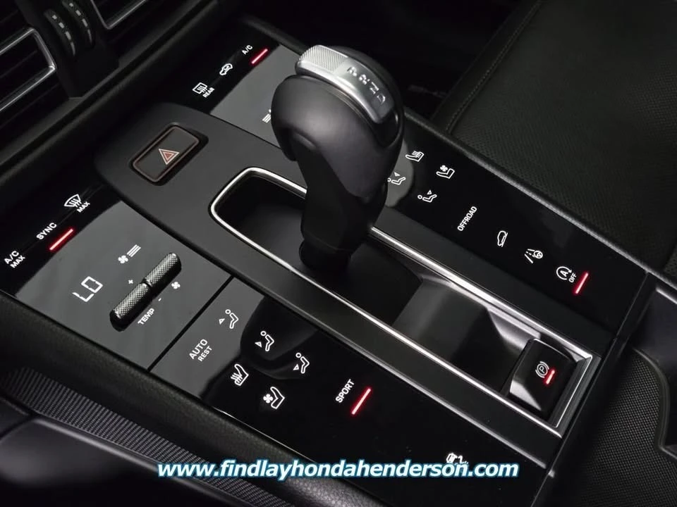 2024 Porsche Macan - Image 19 of 19