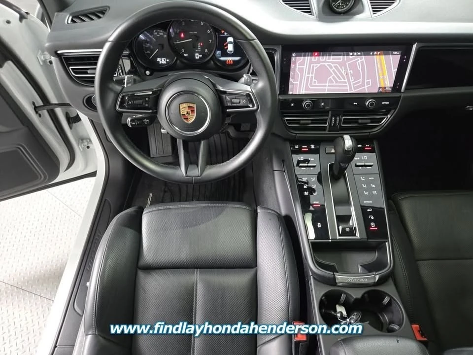 2024 Porsche Macan - Image 11 of 19