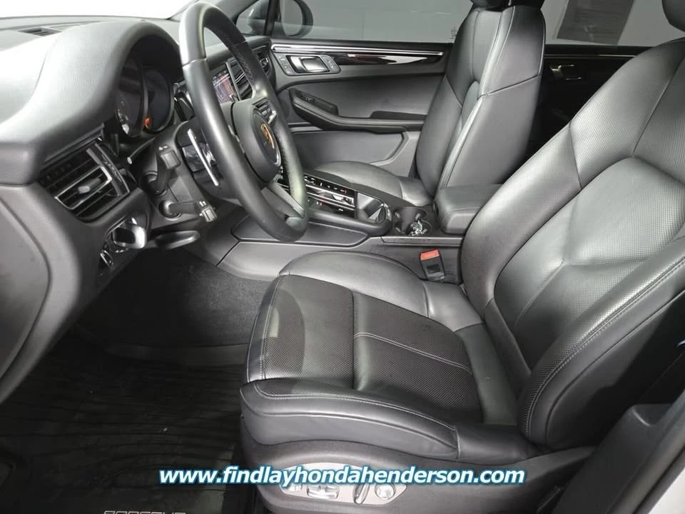2024 Porsche Macan - Image 9 of 19