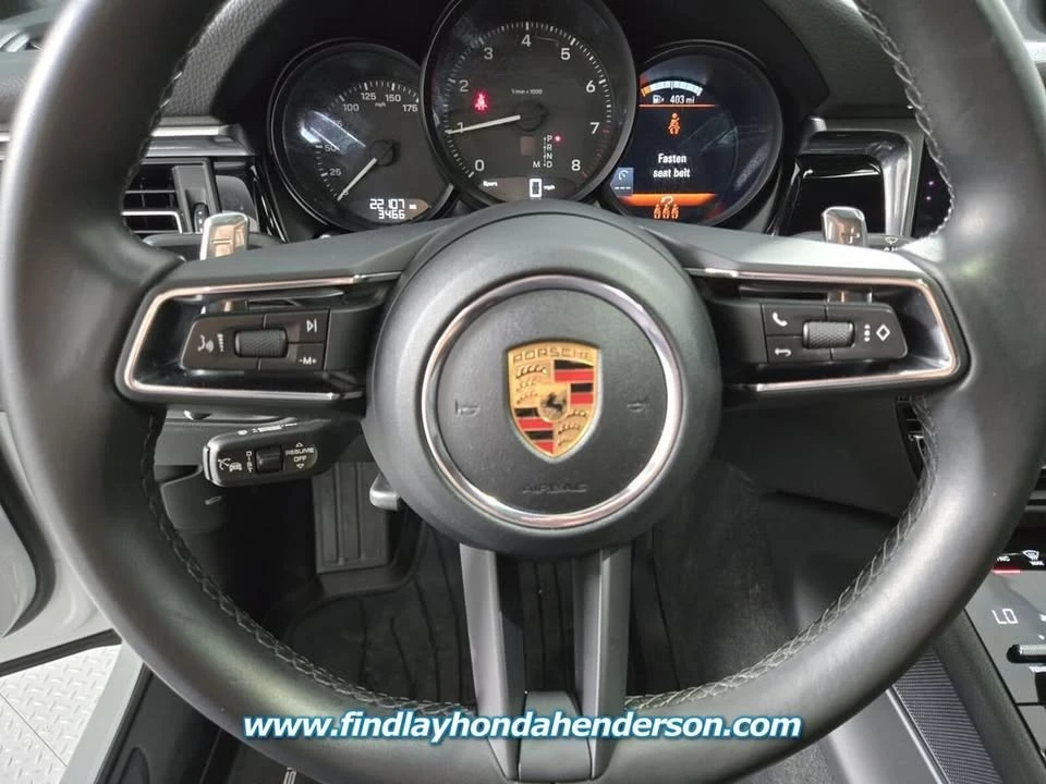 2024 Porsche Macan - Image 16 of 19
