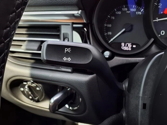 2024 Porsche Macan - Image 20 of 20