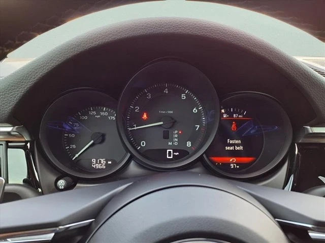 2024 Porsche Macan - Image 17 of 20