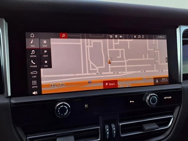 2024 Porsche Macan - Image 12 of 20