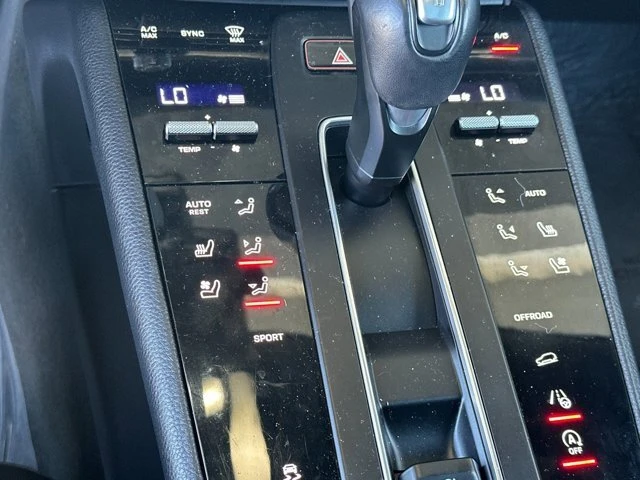 2024 Porsche Macan - Image 19 of 19