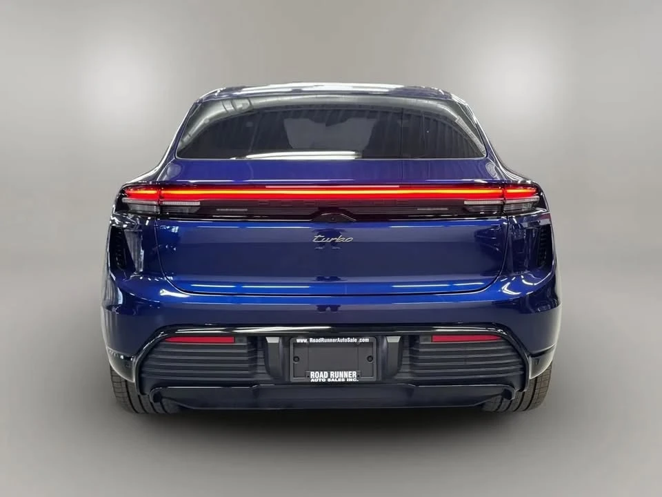 2024 Porsche Macan Electric - Image 6 of 20