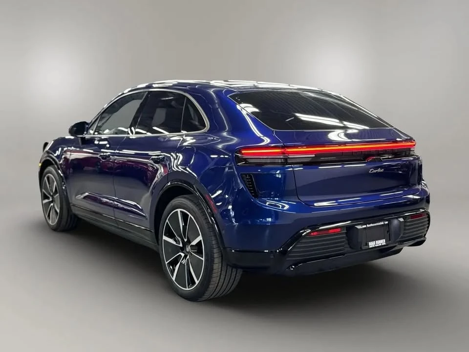 2024 Porsche Macan Electric - Image 4 of 20