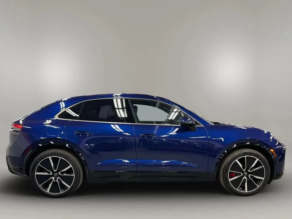 2024 Porsche Macan Electric - Image 10 of 20