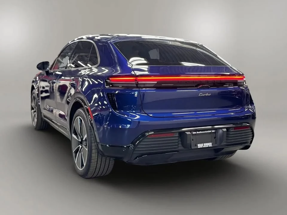 2024 Porsche Macan Electric - Image 5 of 20
