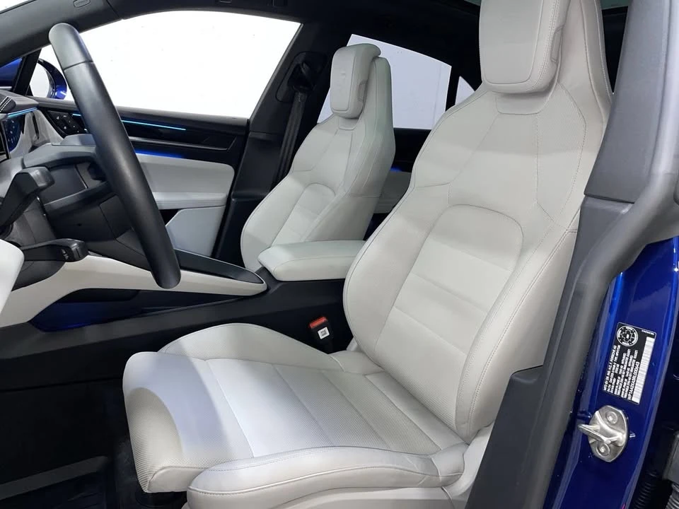 2024 Porsche Macan Electric - Image 10 of 20