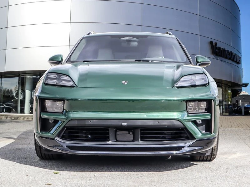2024 Porsche Macan Electric - Image 8 of 20