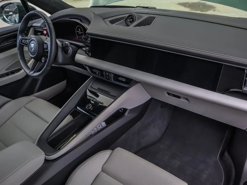 2024 Porsche Macan Electric - Image 13 of 20