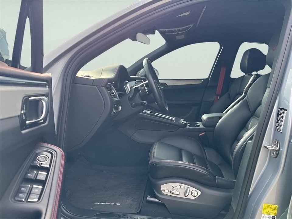 2024 Porsche Macan GTS - Image 16 of 18